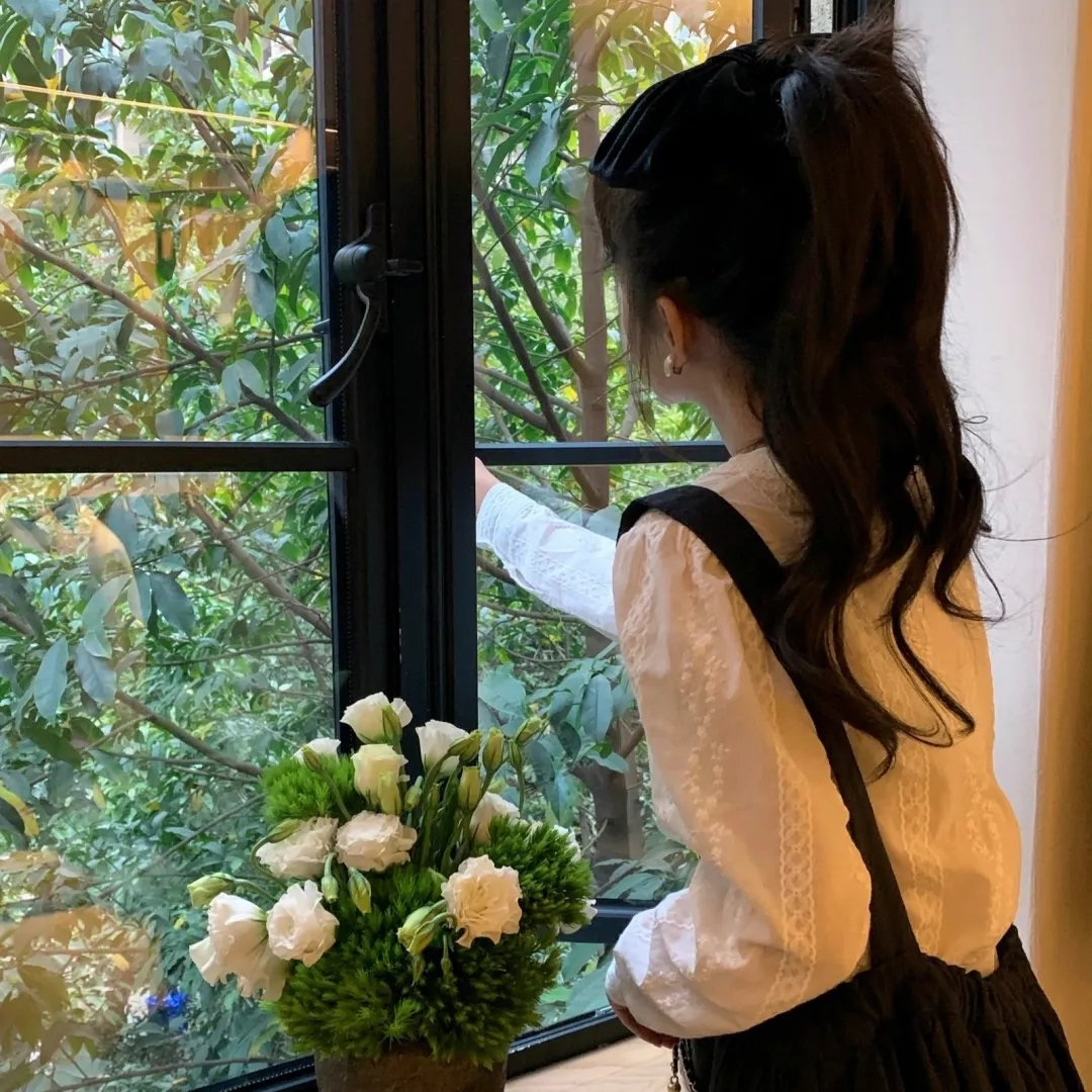 白色酢浆草 封面
